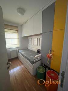 Odličan, dvoiposoban stan u Kraljevom Parku!